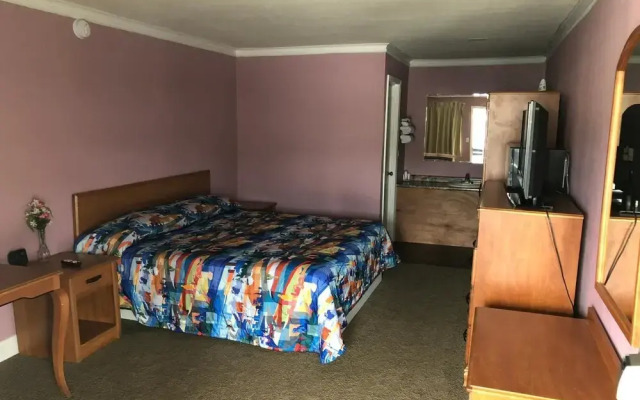 Frontier Motel