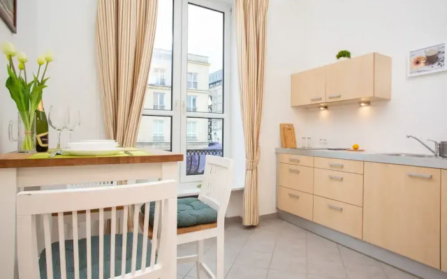 Apartment Warsaw Warecka by Renters