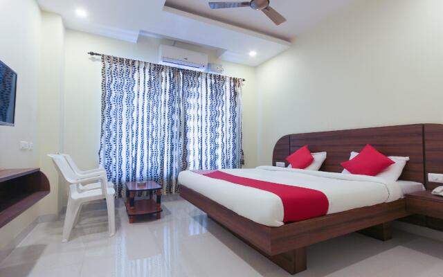 OYO 63300 Hotel Rasi Residency