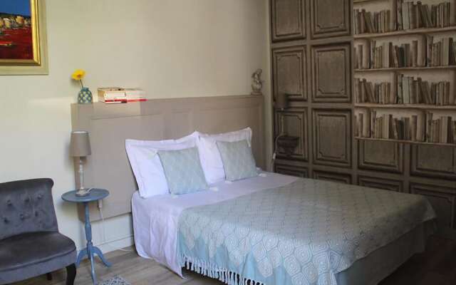 Une Chambre en Ville