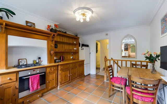 The Clapham Apartment With Private Patio