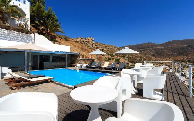 Far Out Hotel & Spa