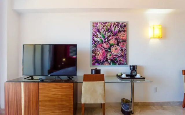 Bel Air 3314 1 BR by Casago