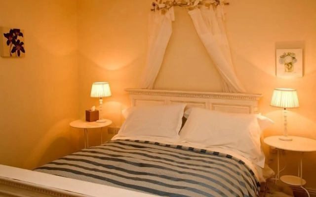 Step House Hotel