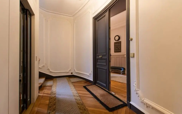 Splendid 5BR Family Apartment - Trocadero