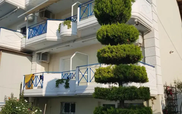 Schinas Apts.
