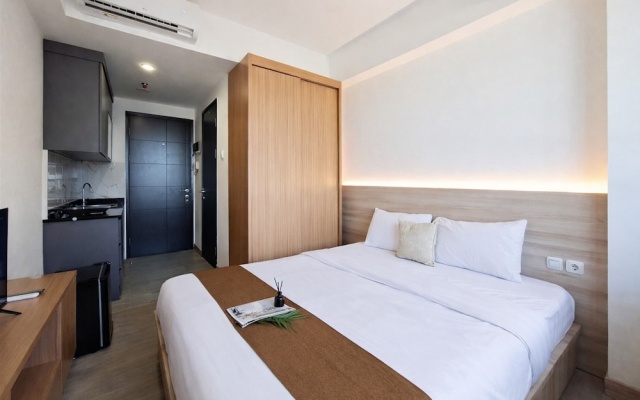 Splendid Warm Studio Room At Apartment Collins Boulevard – Guest Rooms – Tangerang