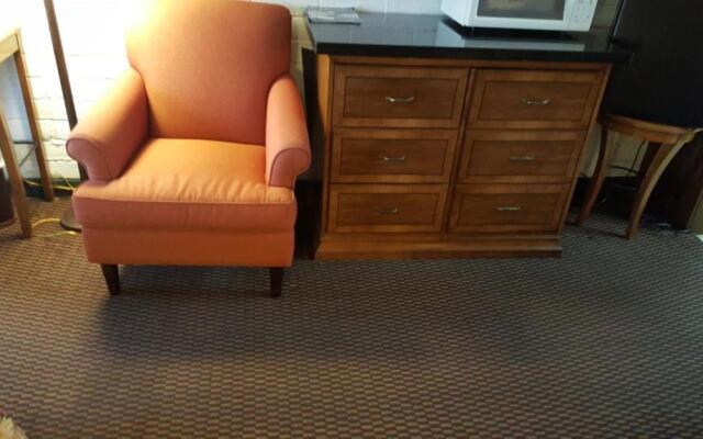 Edelweiss Inn And Suites