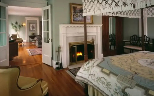 Gateways Inn & Restaurant