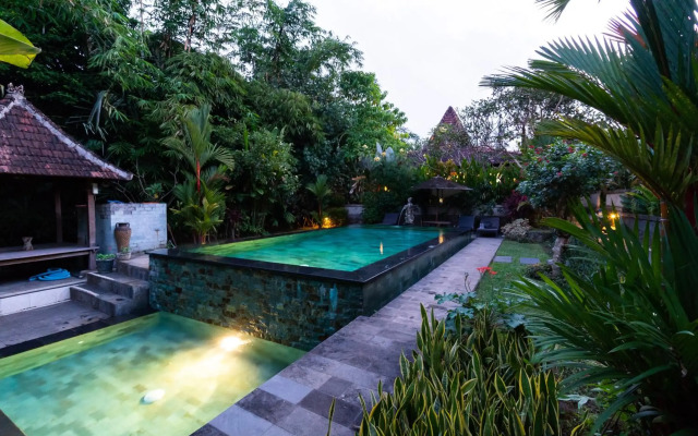 Sari Bamboo Villas