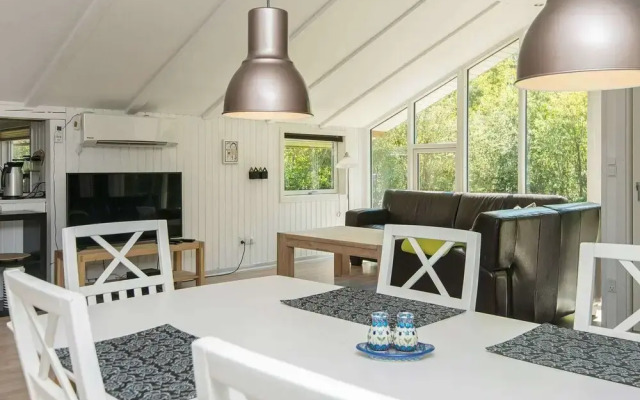 6 Person Holiday Home in Oksbøl