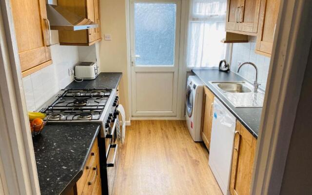 Farnham 3 Bed House