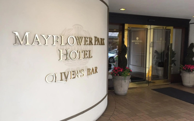 Mayflower Park Hotel
