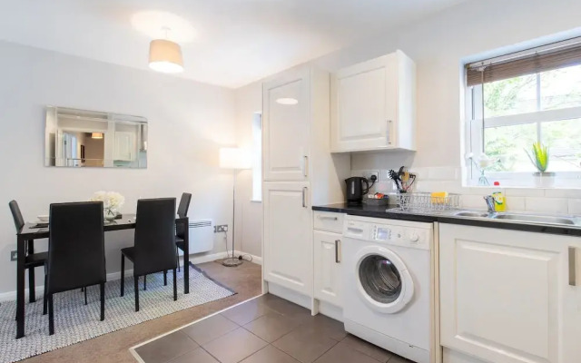 Velvet 2-bedroom Apartment, Brewery Road, Hoddesdon