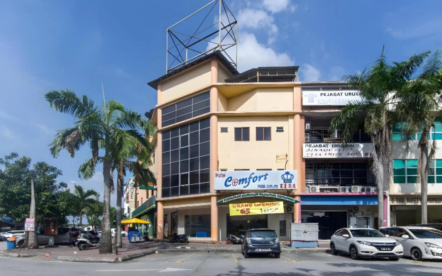 Super OYO 828 Comfort Hotel Shah Alam