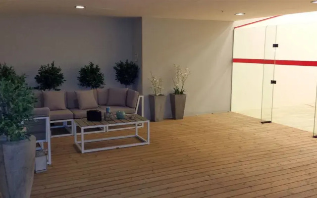 A Suites Airport