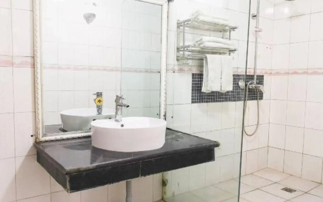 Lihai Business Hotel