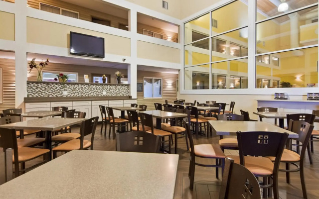 Best Western Lakewinds