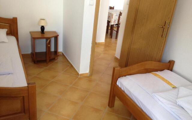 Apartments De Lara