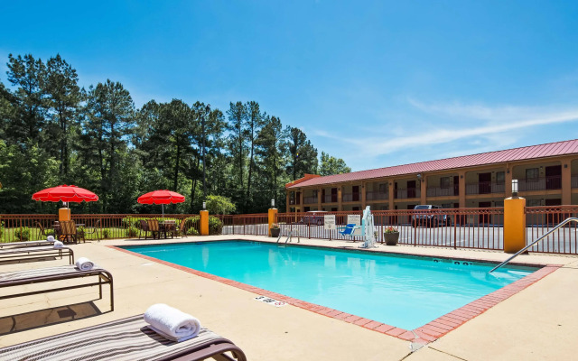 Red Roof Inn & Suites Jackson - Richland