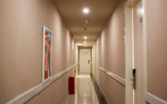 Yibai Hotel (Huanghua Municipal Government Xinyu Building)