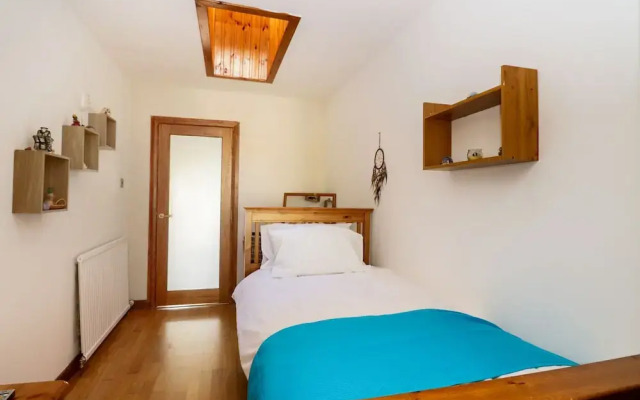 2 Craigarbel Crescent, Montrose