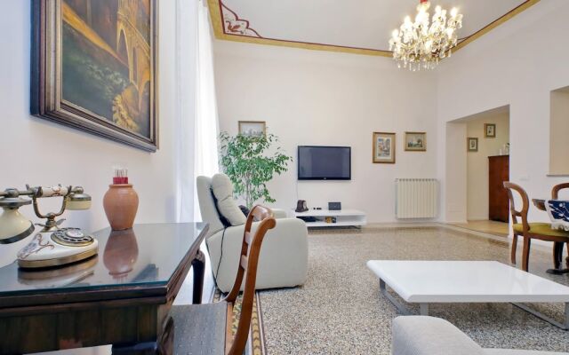 Treasurerome Carmen Suite 2BR