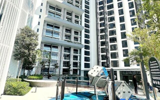 The Shore by HF Suites