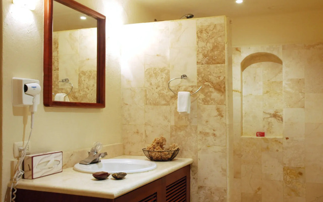 Villas Sacbe Condo Hotel and Beach Club