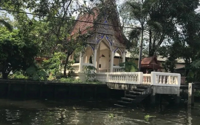 Feel Like Home Dormitory - Hostel