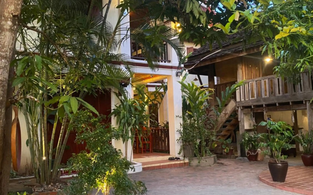 Lao Lu Lodge