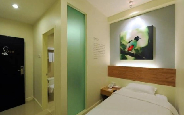 KK Suites Hotel
