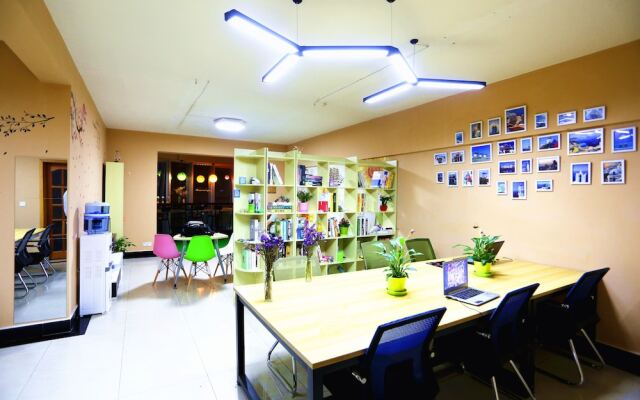 Downtown Center Youth Hostel