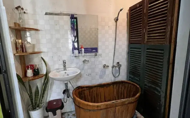 Saigonese Trekking House - Hostel