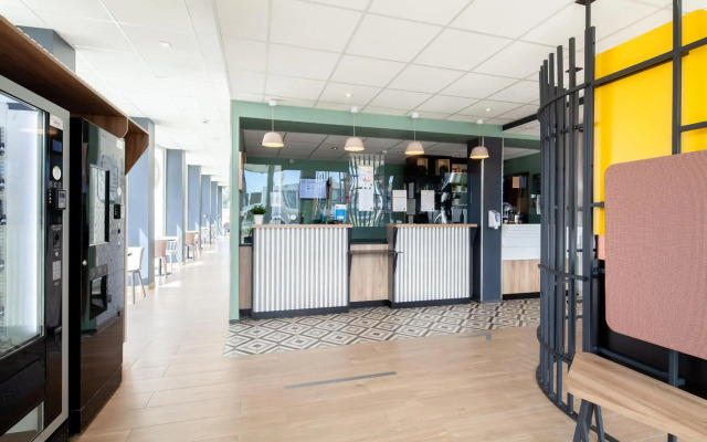 B&B HOTEL MASSY Gare TGV