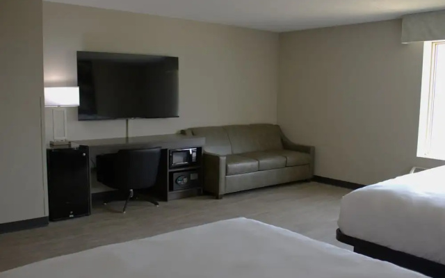 Boarders Inn & Suites