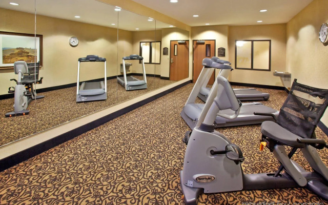 Holiday Inn Express & Suites Sheldon by IHG