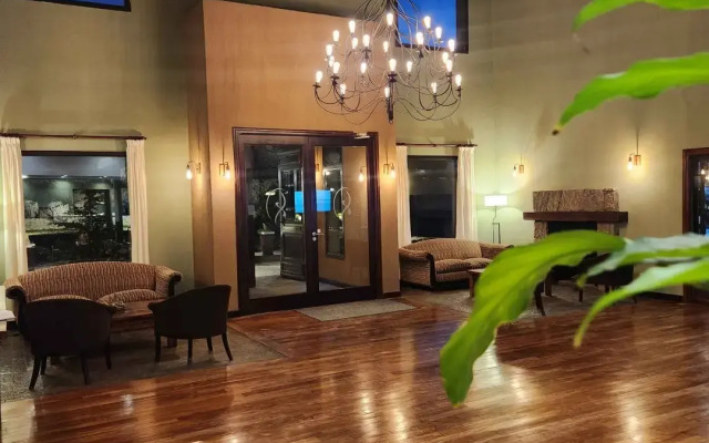 Xelena Hotel & Suites
