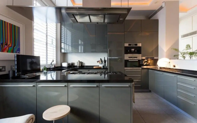 Spectacular 4 Bed House, Pimlico