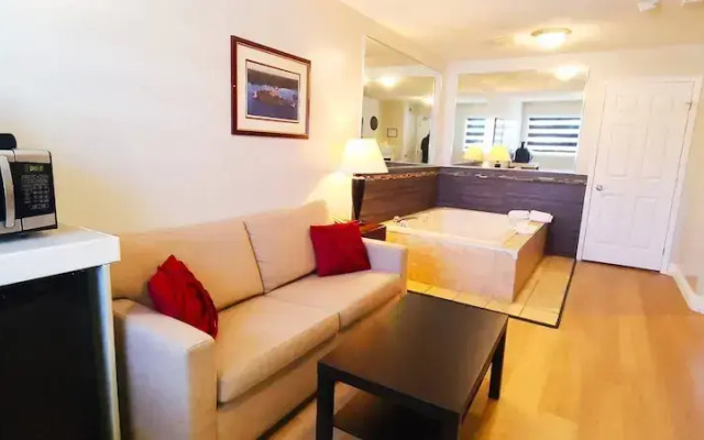 Riviera Inn and Suites 1000 Islands