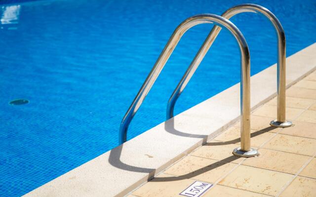 A05 - Luxury 1 Bed Fully Equipped with Pool