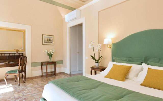 Luxury Bed and Breakfast Cerretani Palace