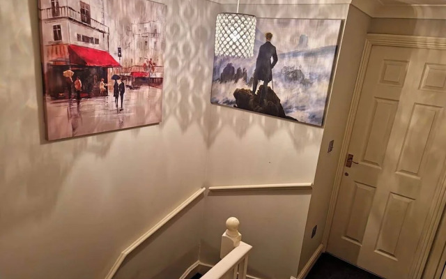 Family-friendly 3BR - Parking, London Access