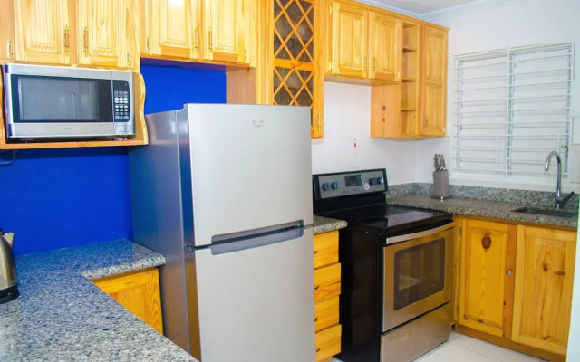 Centrally located Oakland Guest Apartment II