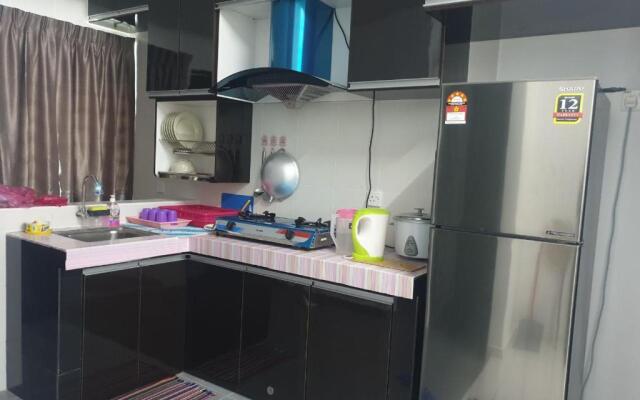 Homestay Impian Qaseh Manjung (Muslim)