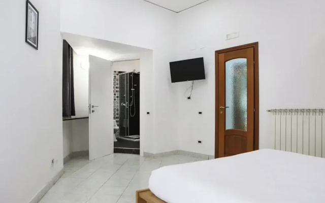 Modern Apartment at Piazza del Gesu'