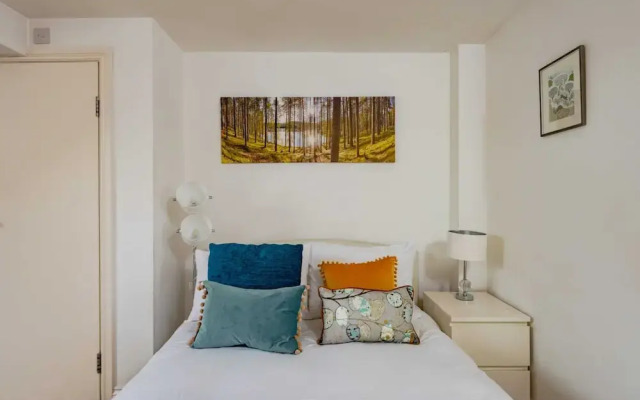 Bright and Spacious 2 Bedroom Flat