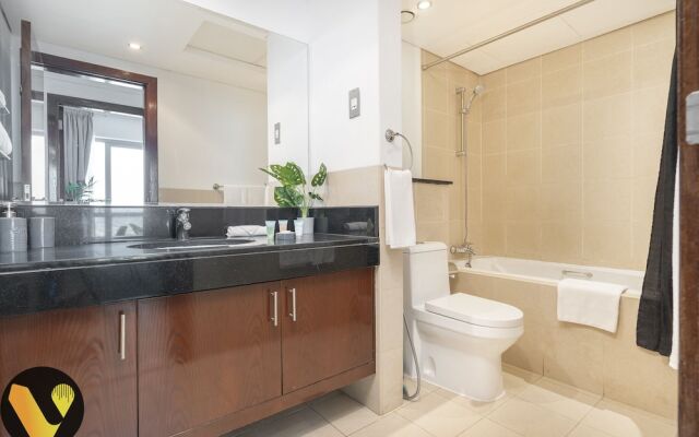 Vogue Blvd Walk near Burj Khalifa/ Dubai Mall