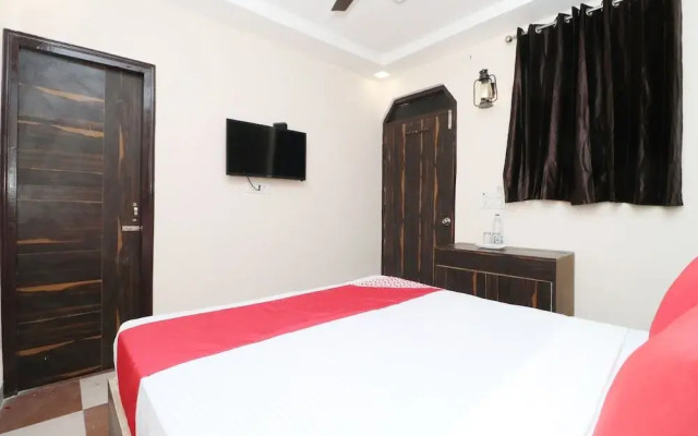 OYO 37351 Hotel Krishna Royal