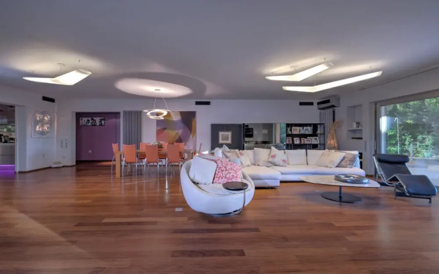 Luxurious Villa Philoxenia